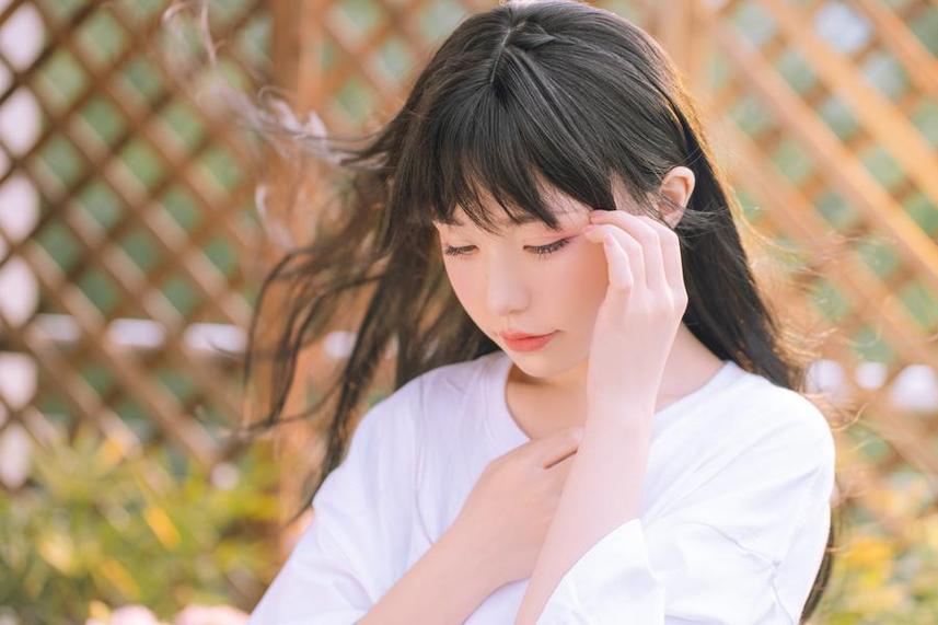 喵小吉拍摄花絮免费光影与美貌融为一体，免费送上