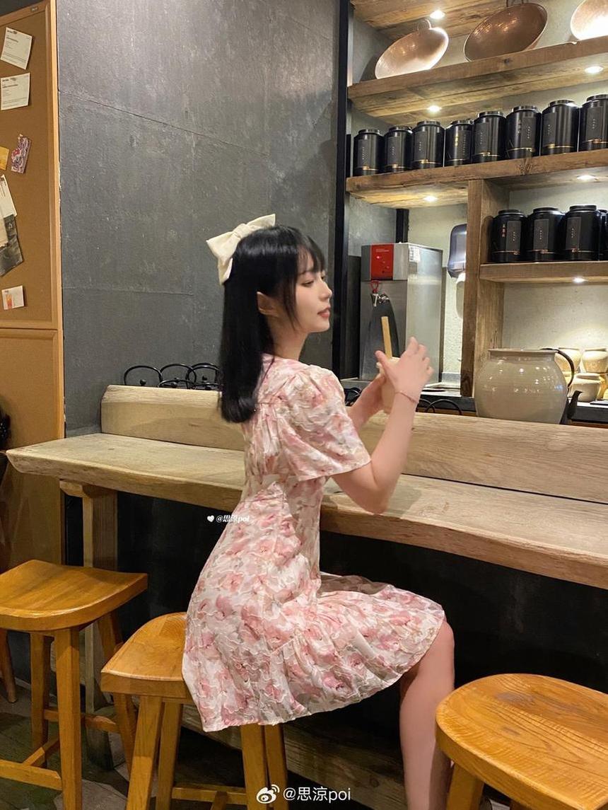 思凉poi黑礼服，如流水般自由的图片奇想