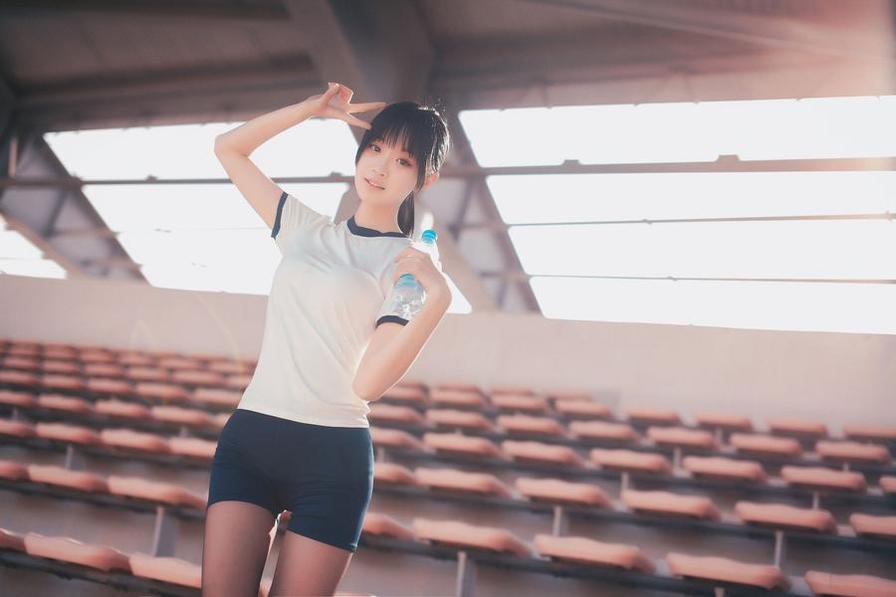 “沧霁桔梗cosplay尼禄原图大放送”——欣赏尼禄的真实美貌