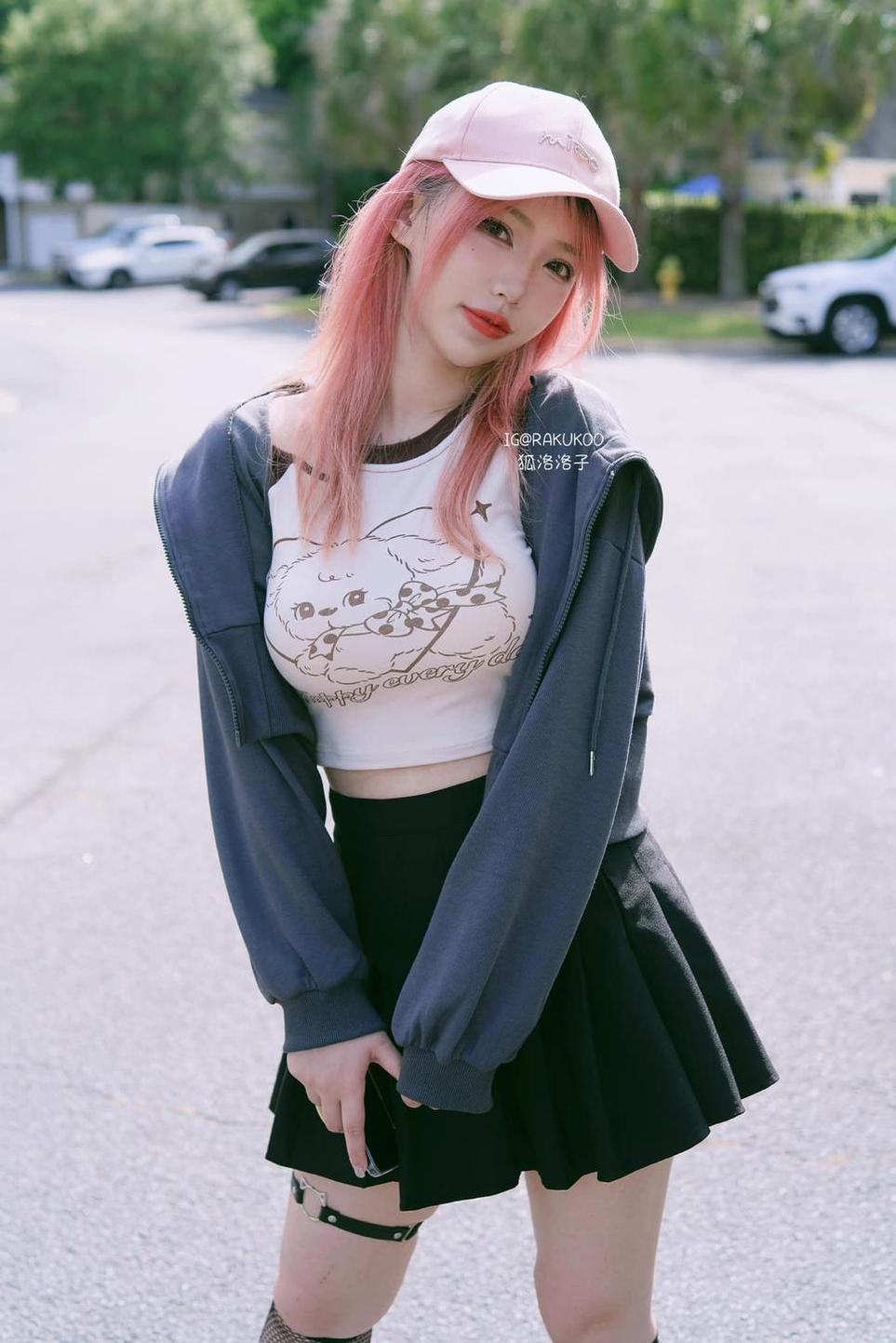 白上吹雪cos犬神洛洛子的原图：美艳动人，魅力无限