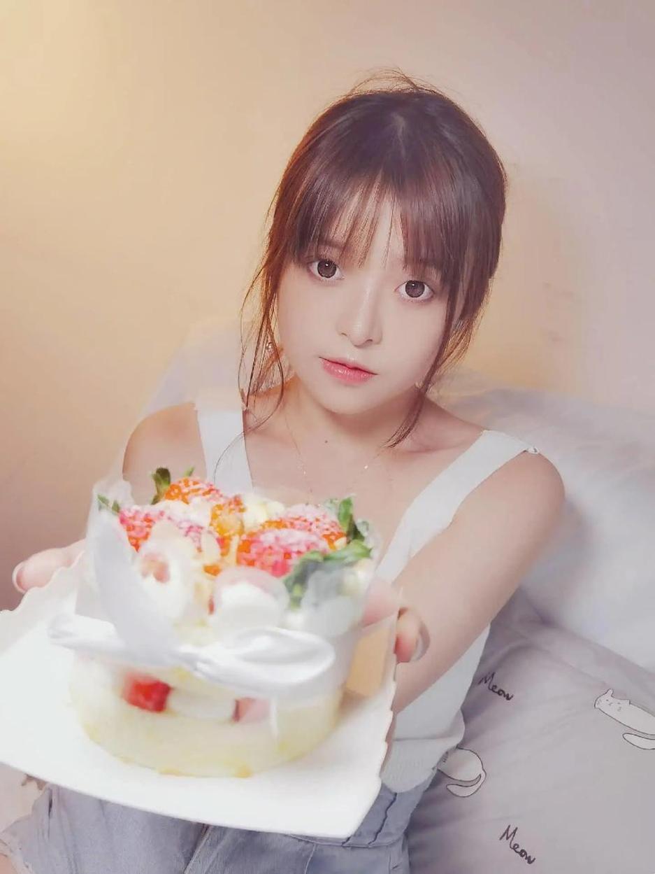 草莓味的奈奈兔婚纱，邀你和我穿越时间