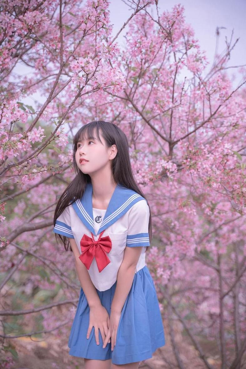 最完美的萌芽儿肚子照，每一张都是cos图的经典代表。