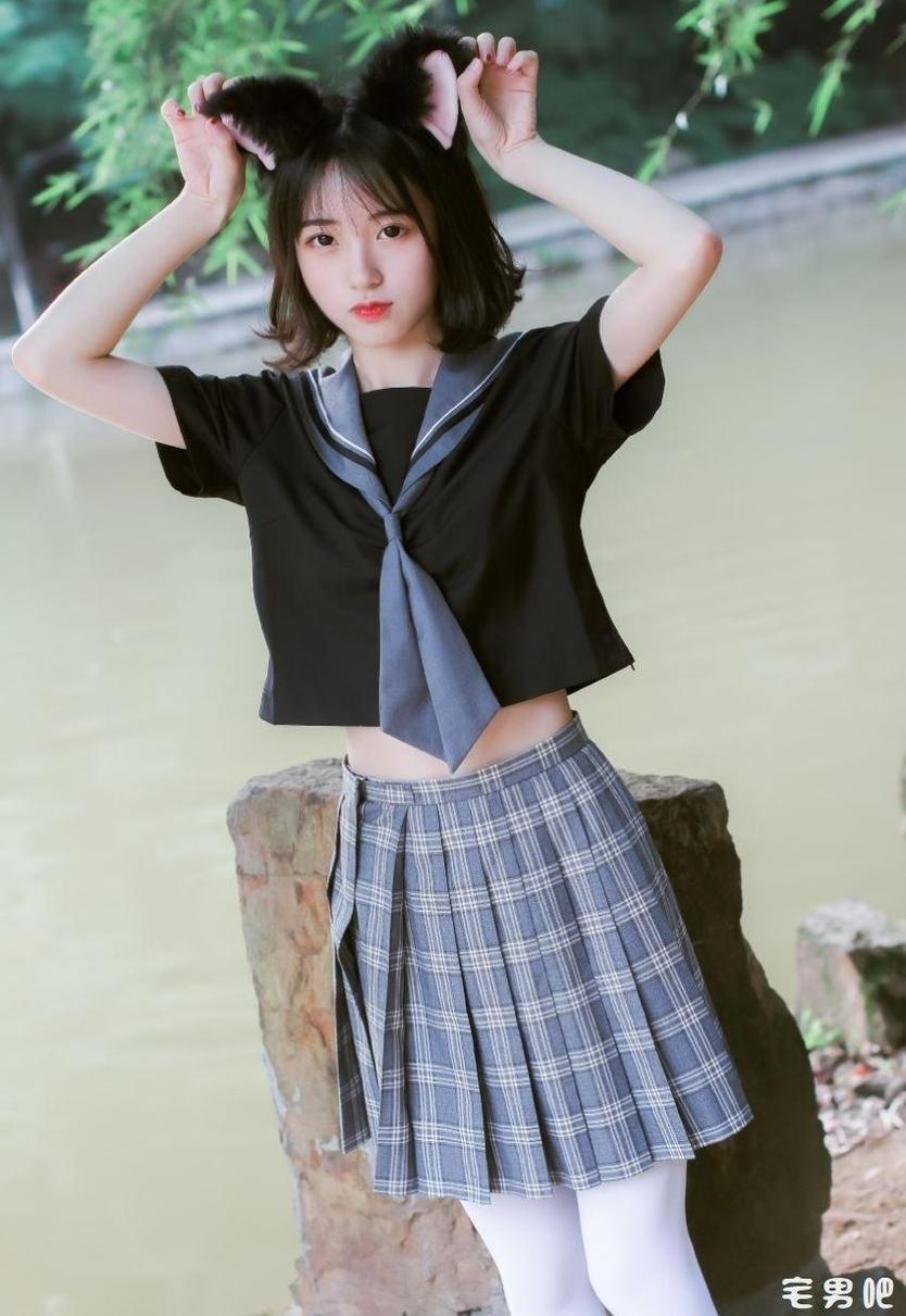 一尾阿梓体操服cos：新作品分享，无与伦比的视觉体验