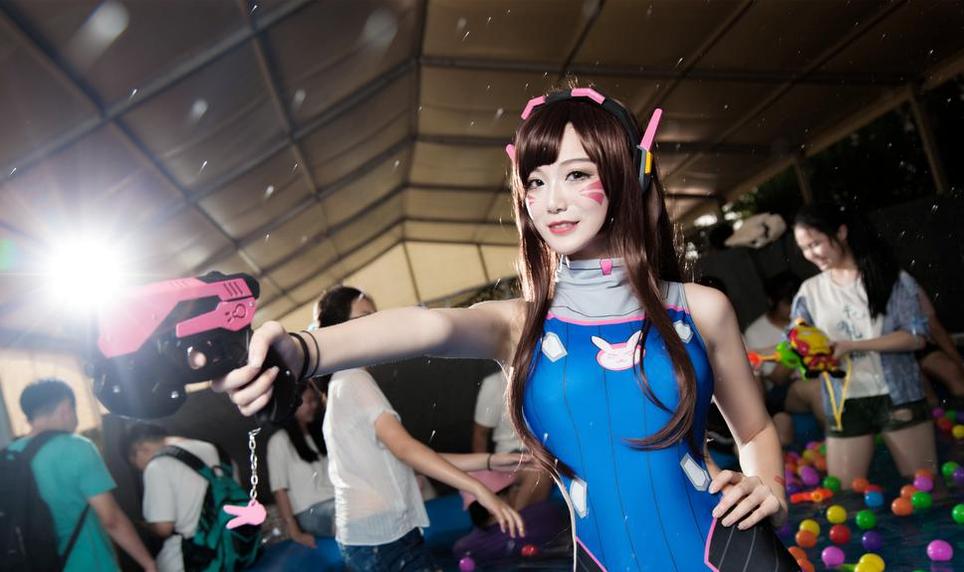 知名coser：一米八的大梨子五号房的cos作品讲述令人动容的故事