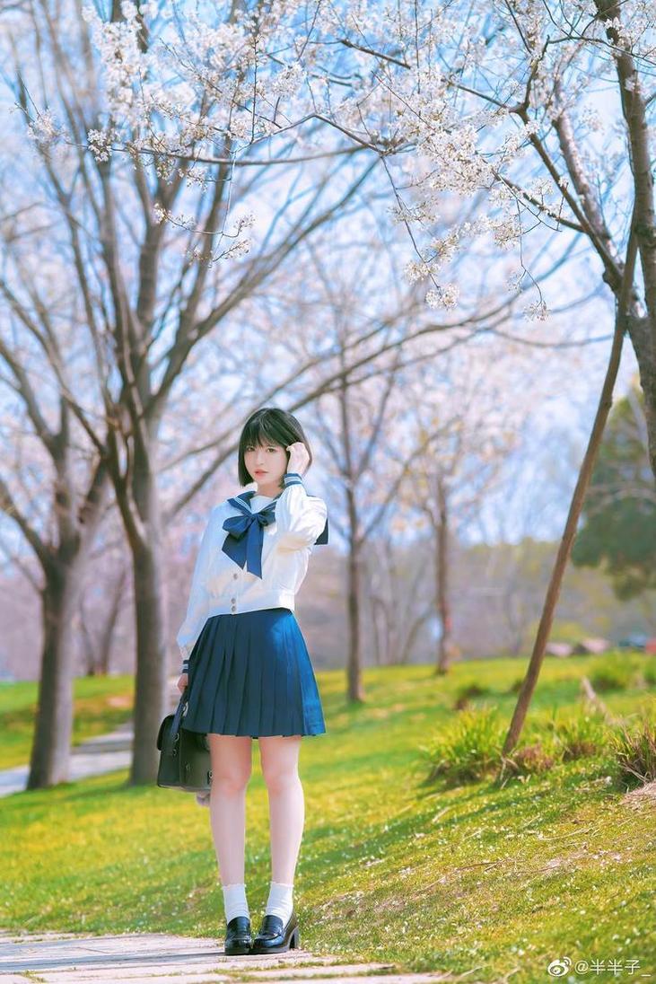 欣赏半半子cosplay美图，快乐与艺术并存