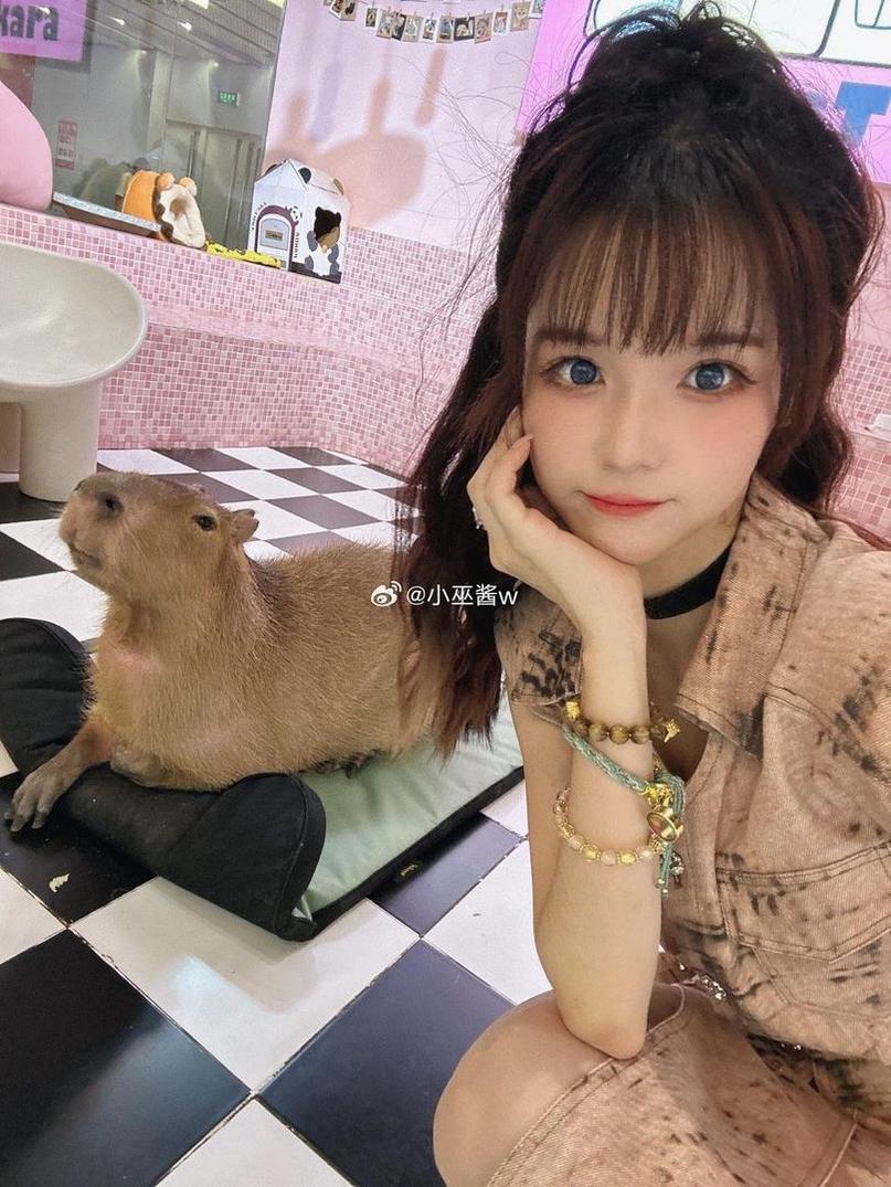 小巫酱w充电专属精品美图，惊艳的美学魅力
