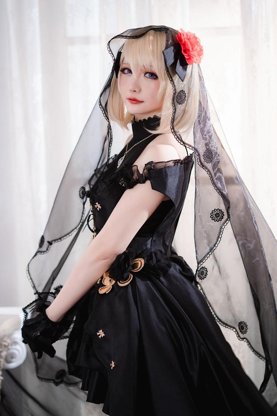 菜鸟也能变身美少女！跟着星之迟迟圣诞节变身派对学cosplay