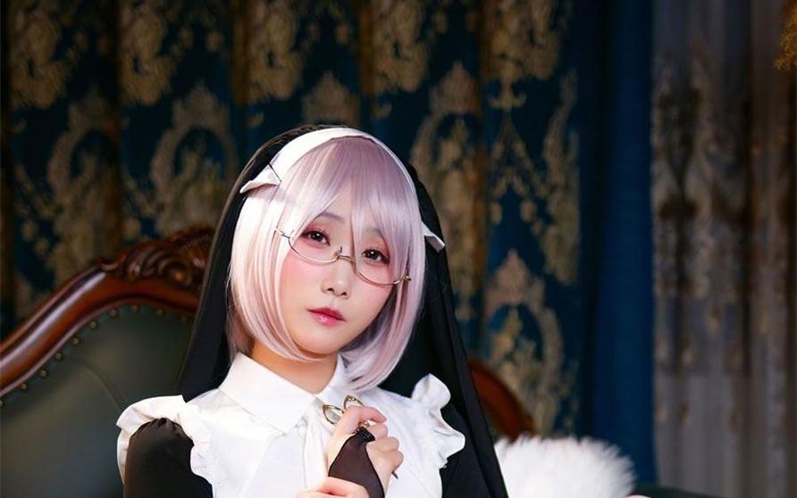 晓美妈cos狐巫女图包大放送，重现《五等分的新娘》典雅场景