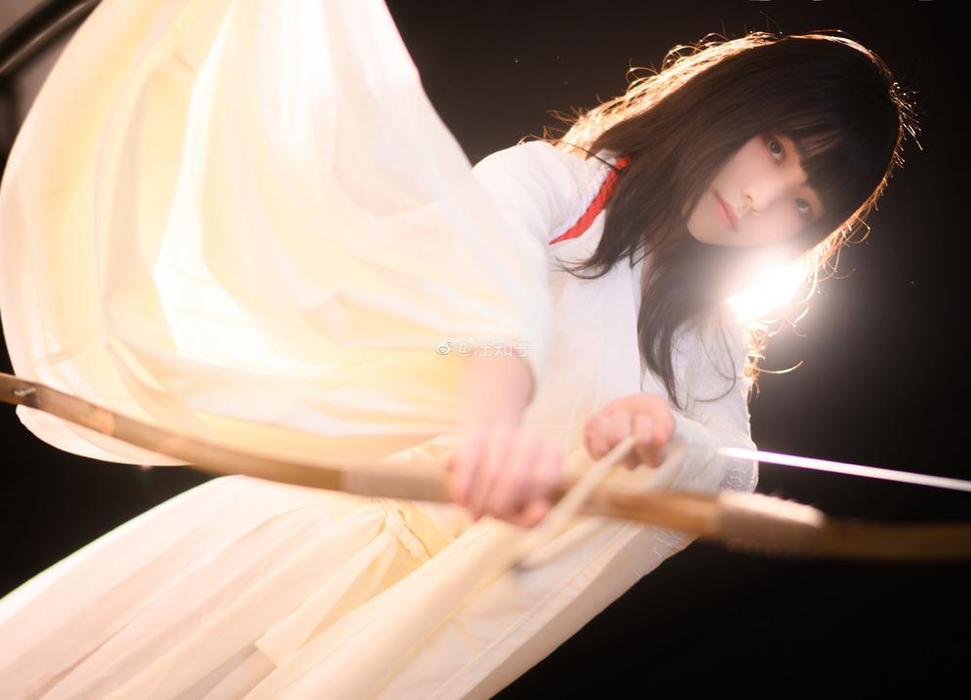 第一眼就惊艳！汪知子的cosplay照片确实很美
