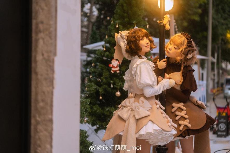 图片中的王胖胖u寝室粉兔女，散发出清纯可爱的少女气息。