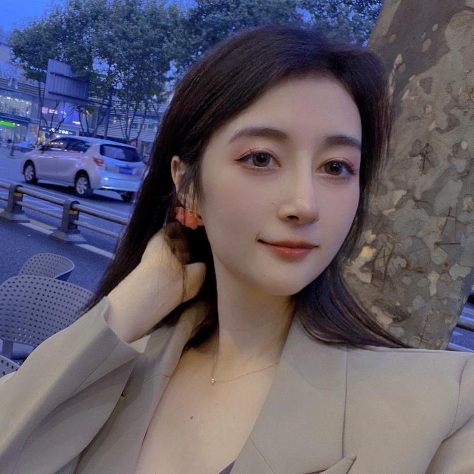 通过白银81香芋味图片，摄影师捕捉了充满灵气的瞬间