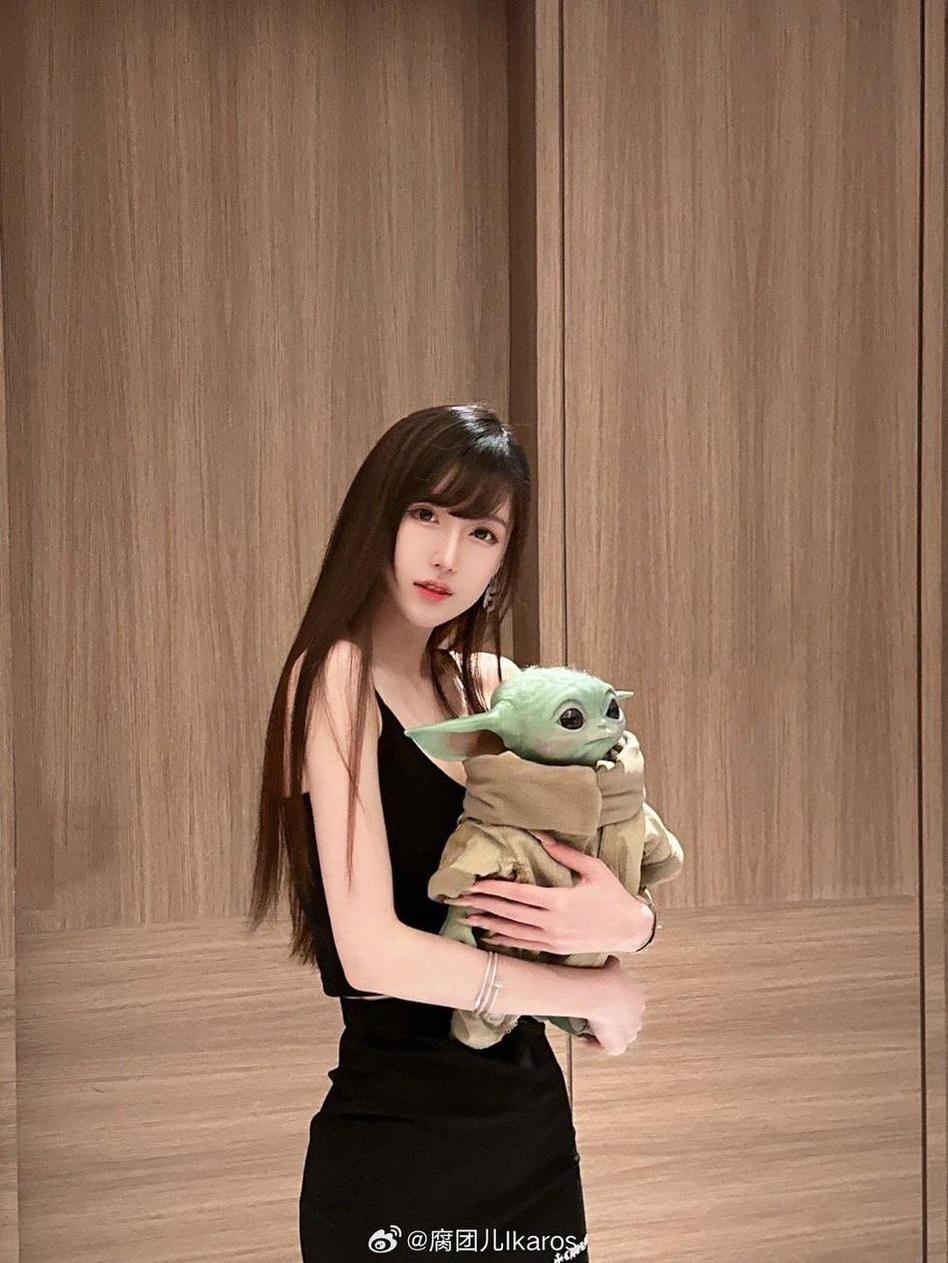 美颜滤镜加身，腐团儿ikaros的微博尬舞尽显魅力